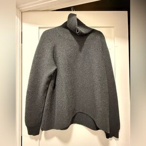 Kuhl Turtleneck Sweater. Heather gray. Size XL.